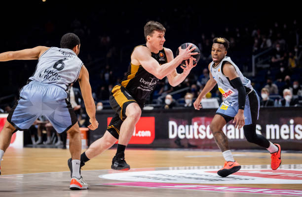 罗马在边路 罗马在边路