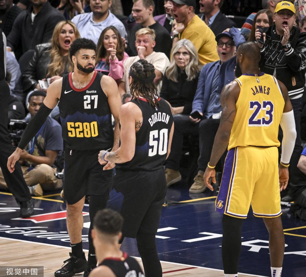 在全场比赛 在全场比赛